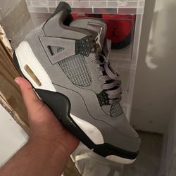 Jordan 4 Cool Grey