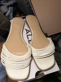 White sandals from Shoedazzle (Kelly Rowland collection)