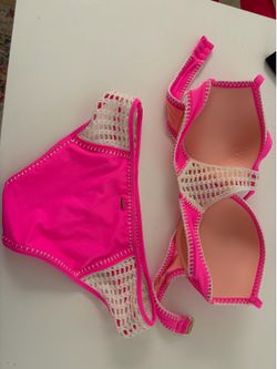 Victoria’s Secret Hot Pink bikini 👙