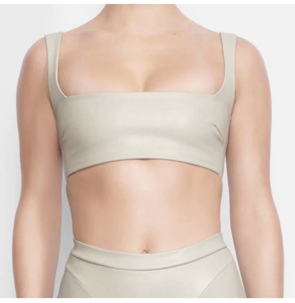 SKIMS Faux Leather Bralette in Shell (neutral / ecru) Size M