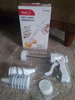 Cookie & Cake Decorating Kit~ brand new in box*.