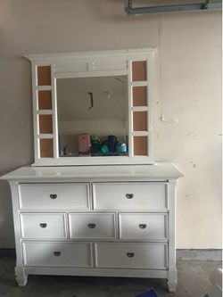 Girl’s Twin Bed with trundle