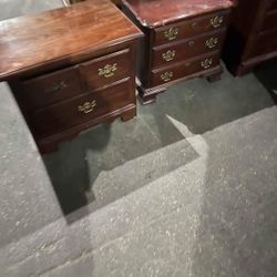 Thomasville His And Her Night Stands 