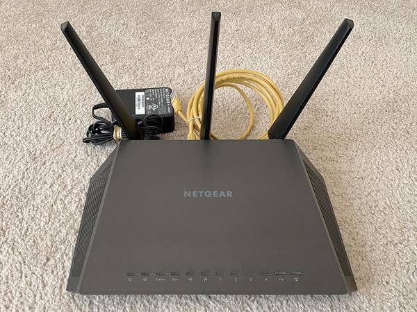 NETGEAR Nighthawk AC2600 Smart WiFi Router (R7450) 