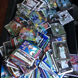 Lot of base rookies and stars  basketball/ baseball/ football 2024-2025 base cards Read Bio 