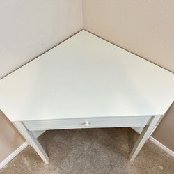 corner Table