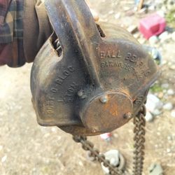 Ford Differential  Co. Chain Hoist Vintage 