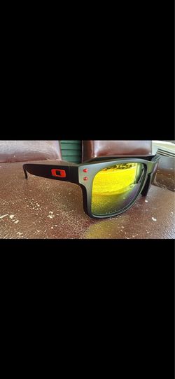 Men sun glasses