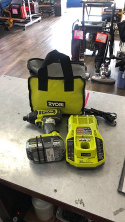 1003 Ryobi PCL235 18V Impact Driver W/ 18V Battery and Charger 554636