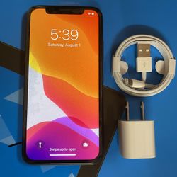Factory unlocked apple iphone X 64 gb, store warranty! 