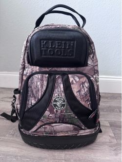 KLEIN TOOL CAMO BACKPACK