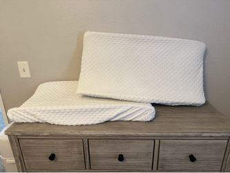 2 Munchkin Baby Diaper Changing Pad for Dresser