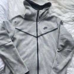 Gray/Black Nike Tech Size M/L