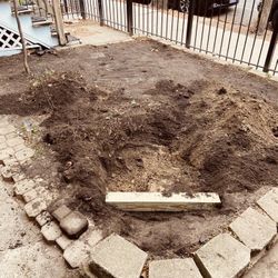 Free Dirt 3.5 Feet High 5x5 Feet