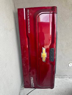 2024 Chevy Silverado high country multi-flex tailgate