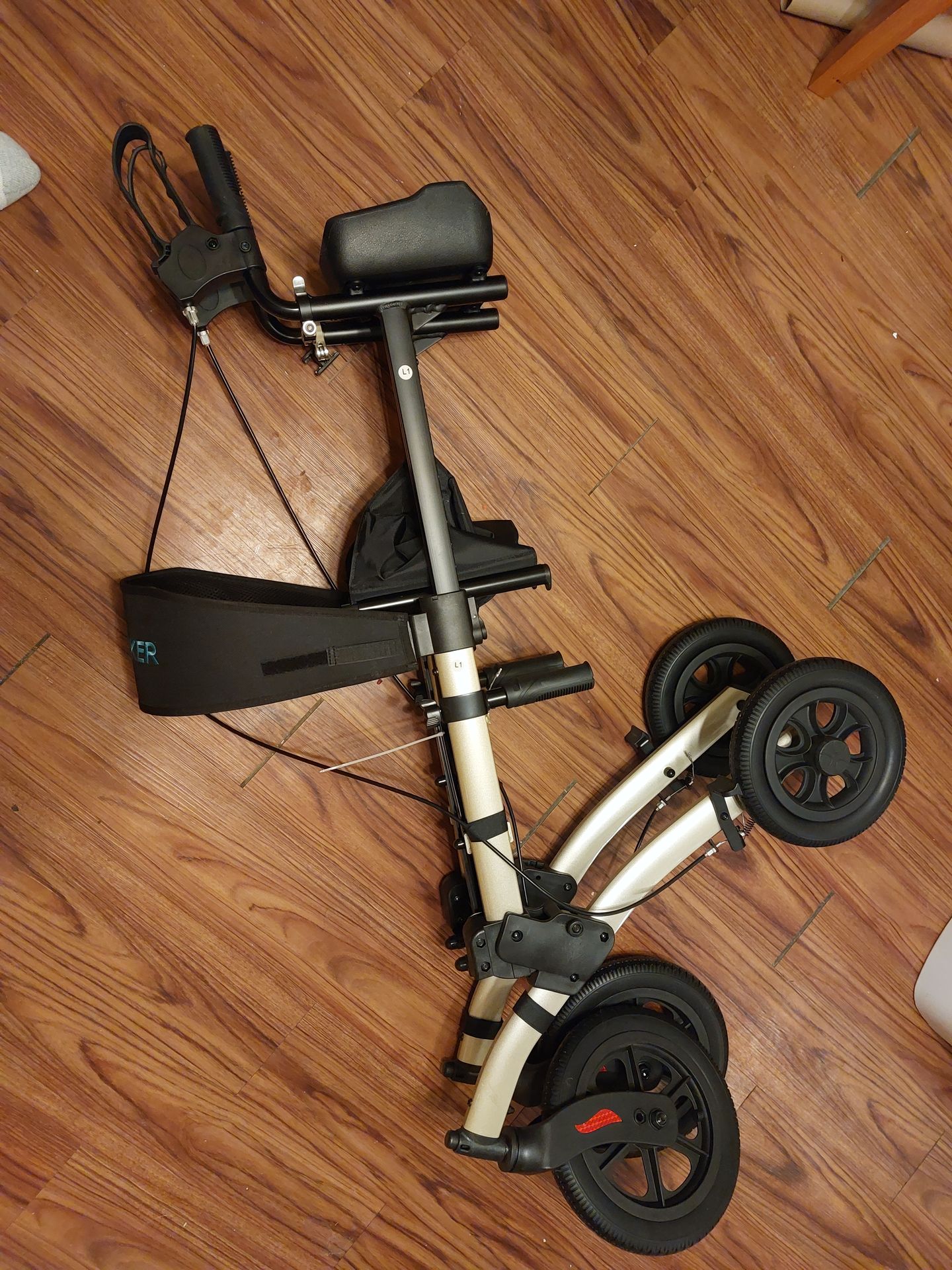 Rollator upright walker