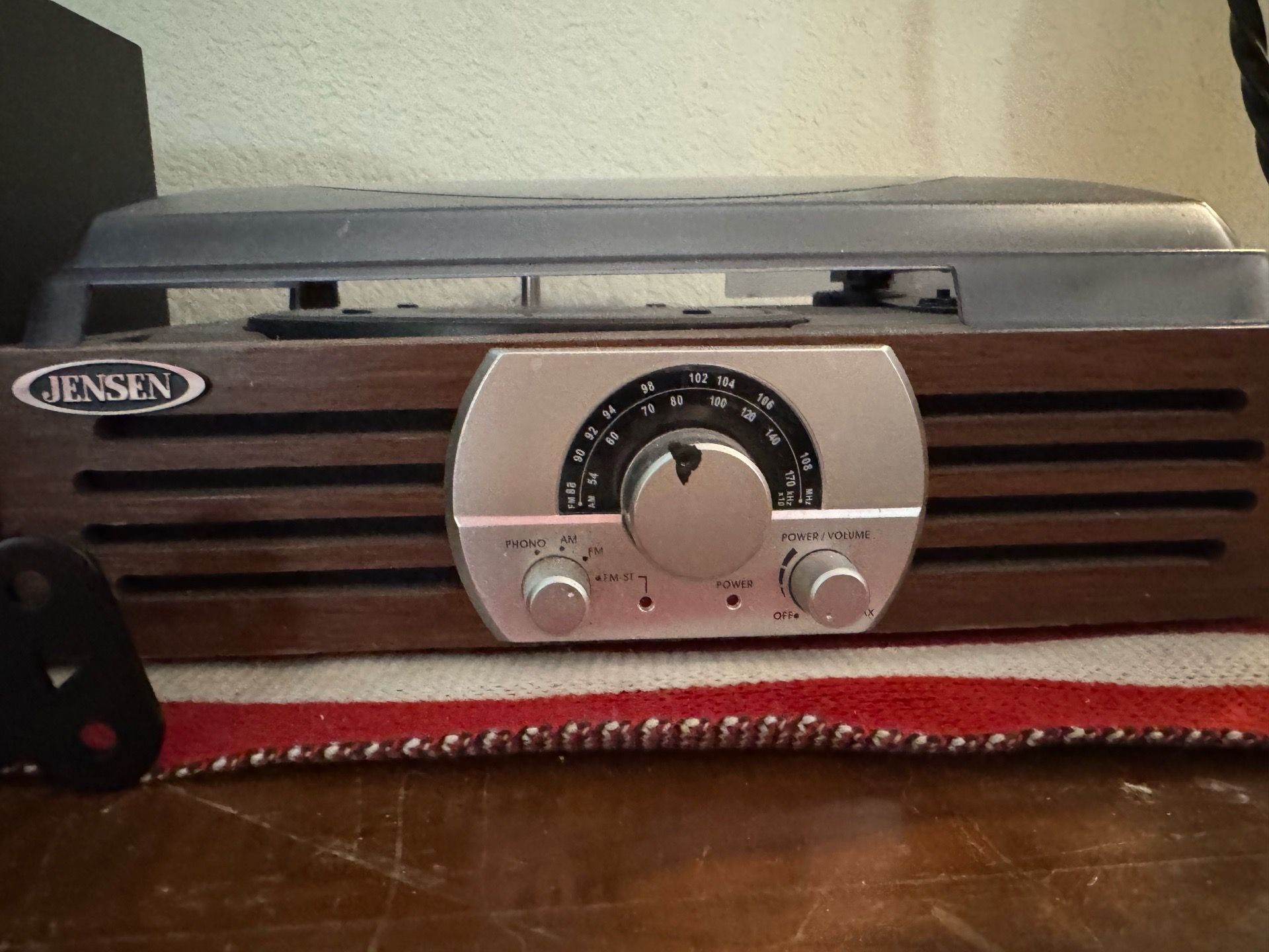 Small record players with radio