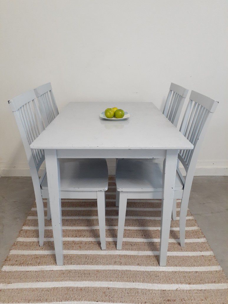 Dining Table + 4 Chairs (Good condition) 