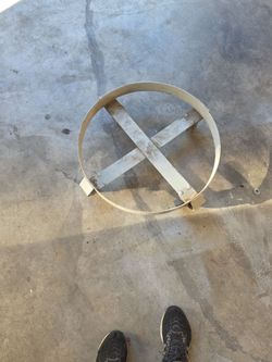 Barrel or drum dolly .