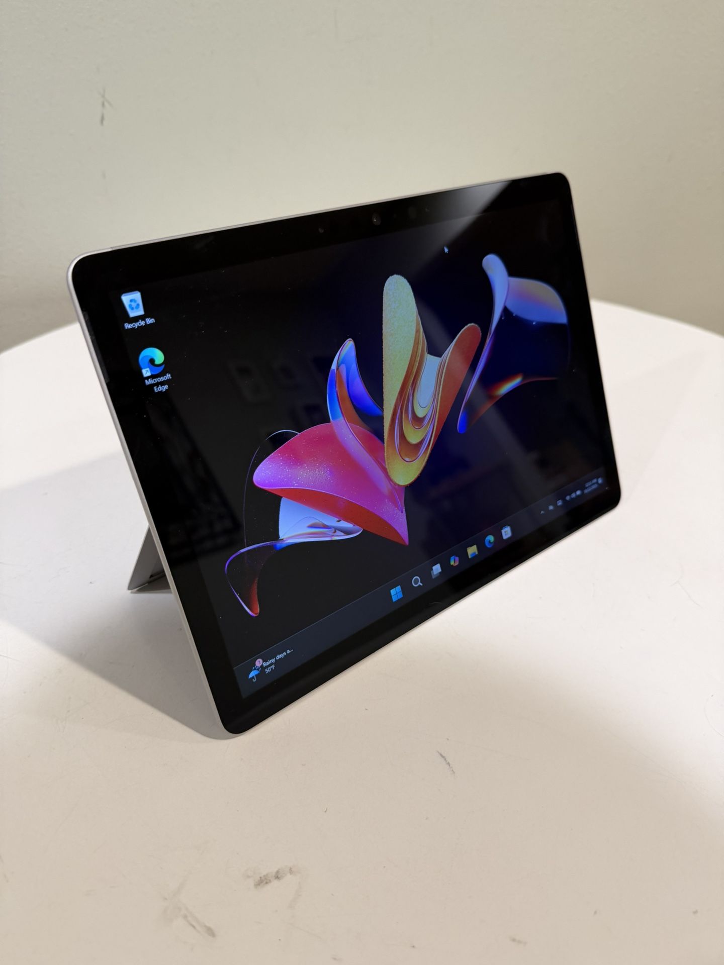 Microsoft Surface Go 2 Tablet- 256gb SSD/8gb Ram Windows 11 PRO Laptop