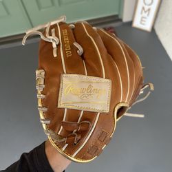 Rawlings Heart of The Hide  softball glove