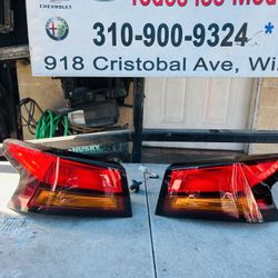 Nissan Altima 2019-2022 Right And Left Tail Light  Oem