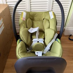 Cybex Cloud G Infant Car Seat – Brand New - Never Used + Original Case / Lux Nature Green