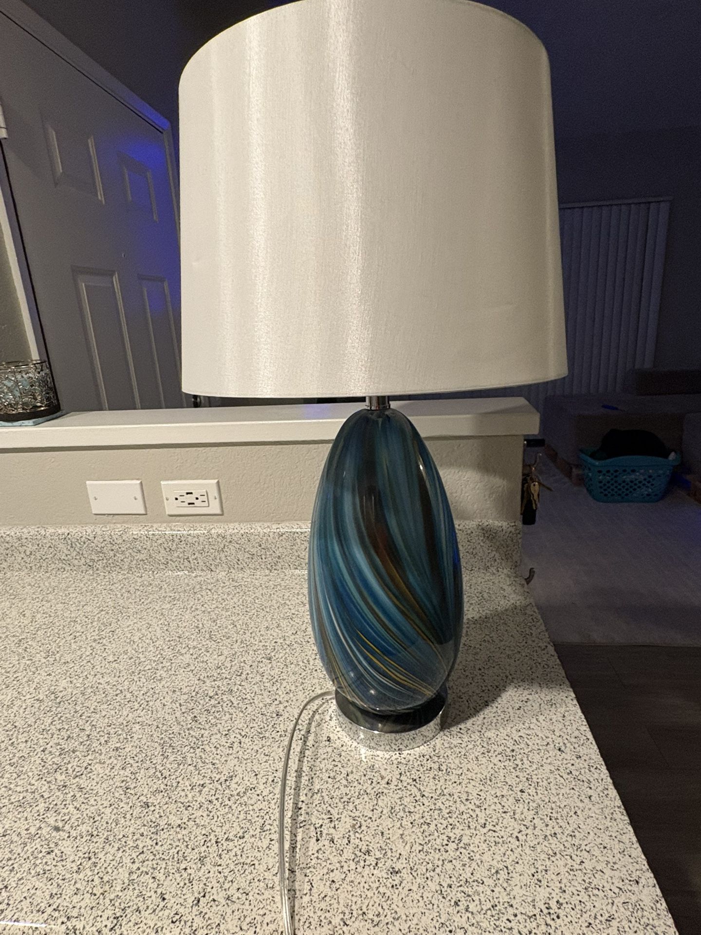 MARBLE BLUE LAMP