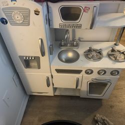 Kids Play Kitchen