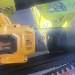 DEWALT FLEXVOLT 60V MAX 125 MPH 600 CFM Brushless Cordless Battery Powered Blower Kit with (1) FLEXVOLT 3 Ah Battery & Charger