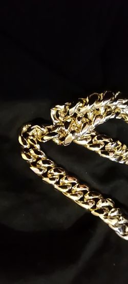 Gold Cuban Link Louis Vuitton Chain for Sale in Hawthorne, CA - OfferUp