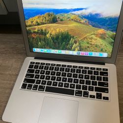MacBook Air 13 Inch Includes Charger 