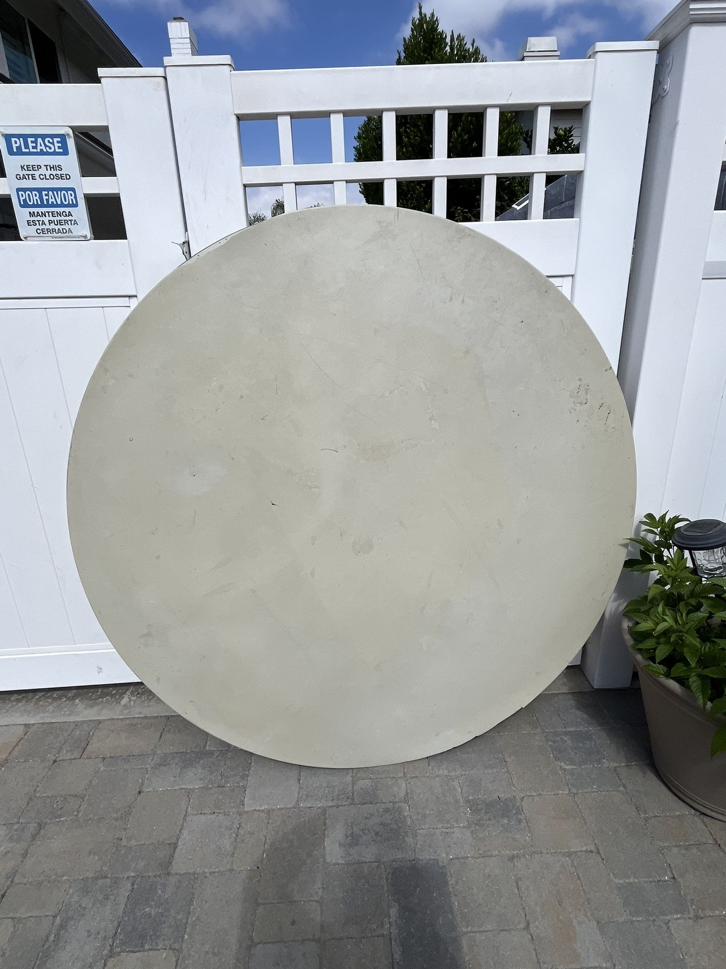 FREE 5' Folding Round Table