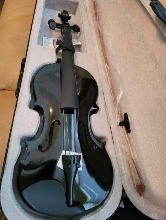 New!! Full Sized (4/4) Violin. Ebony
