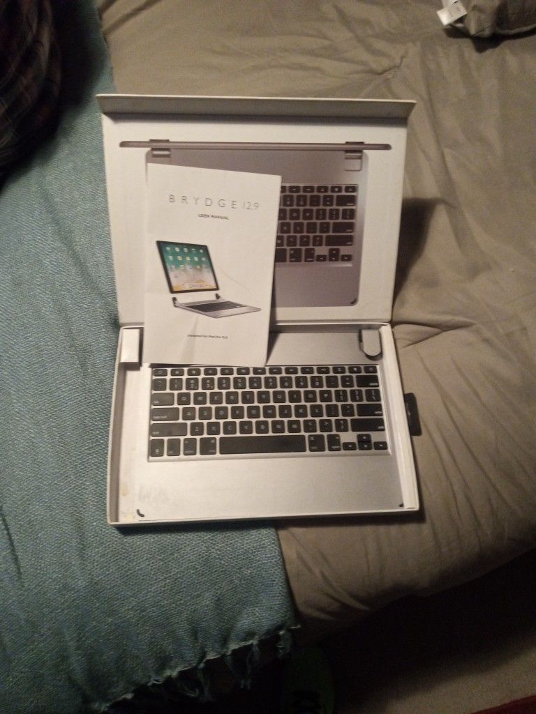 Wireless Keyboard Bluetooth For 12, 9 Inch iPad Pro New In The Box