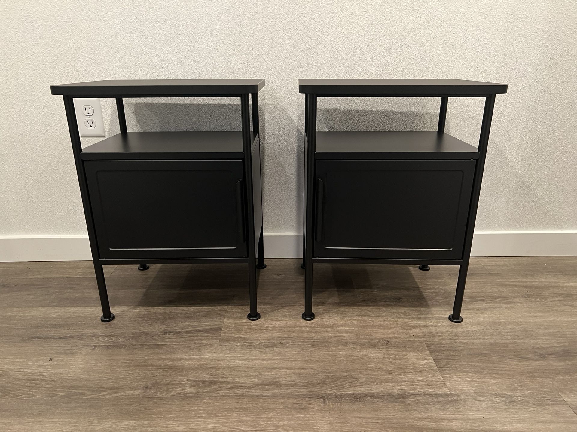 Nightstand/End Table