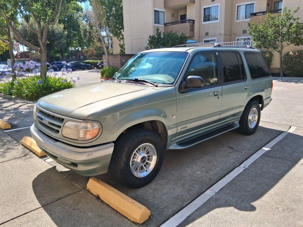 1996 Ford F-700 LPO
