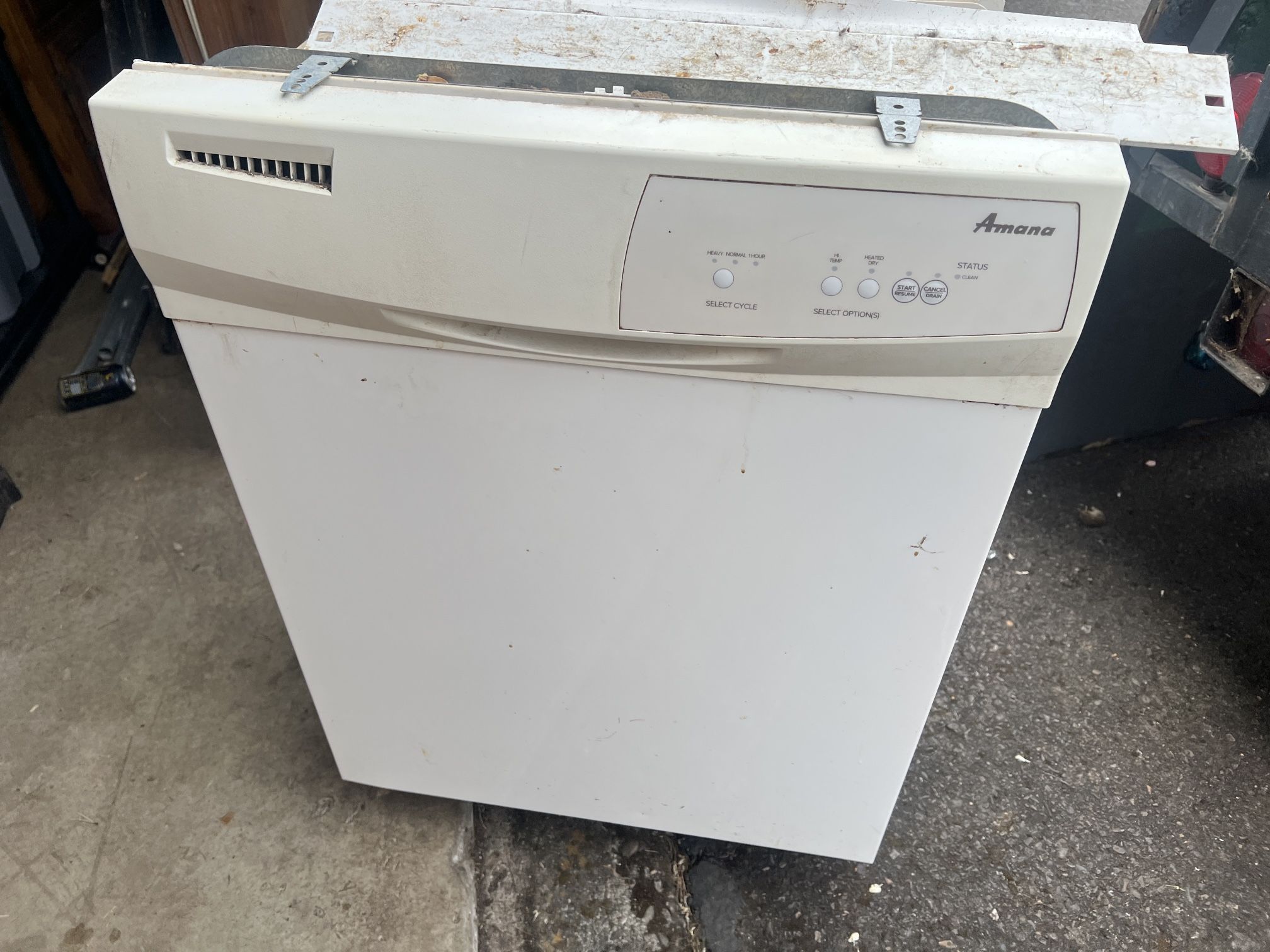 Working Dishwasher
