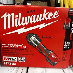 Milwaukee M12 Force Logic Press Tool 1/2”- 1” Kit