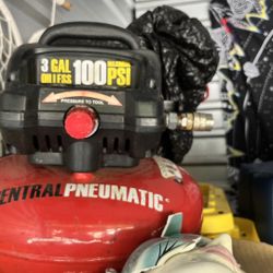 Central Pneumatic 3 Gallon Pancake Compressor