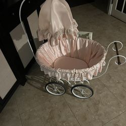 vintage baby doll carriage / pram 