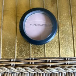 MAC Blush Peaceful Sheertone