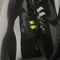 Kyrie Flytrap V