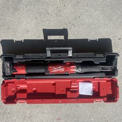 Milwaukee 1/2” drive digital torque wrench m12