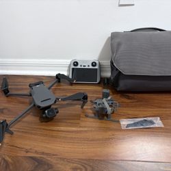 DJI Mavic 3 Classic w/ DJI RC (Screen), Bag, NEW Fishing Attachment, Extra Props