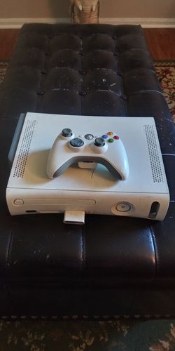 XBOX 360 (60GB) console w/ remote