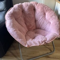 Cozy Pink Faux Fur Saucer Chair – Excellent Condition! 
