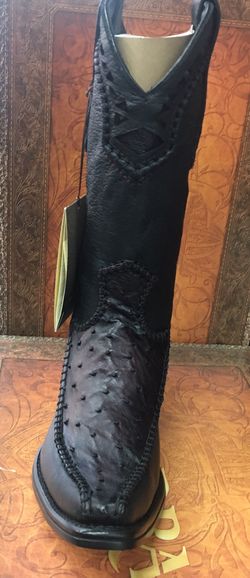Cuadra versase avestrus size 9