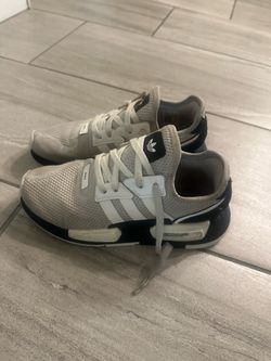 Boys shoes