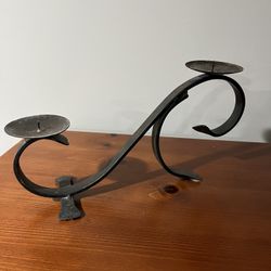 WROUGHT IRON DOUBLE CANDLE HOLDER BEAUTIFUL HOME DECOR PIECE - EXCELLENT!